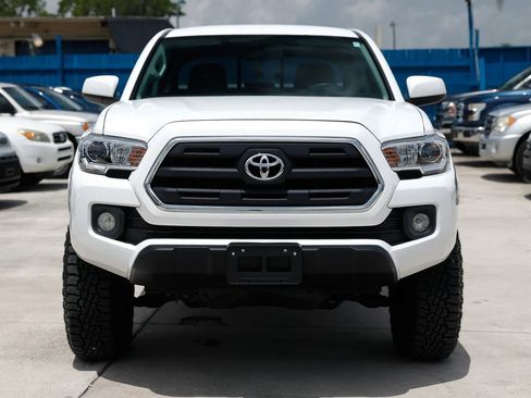 Used 2016 Toyota Tacoma SR5 w/ Towing Package RWD image 10