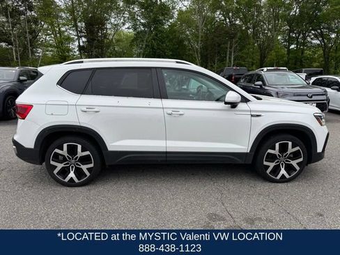 Certified 2022 Volkswagen Taos SEL AWD/4WD image 4