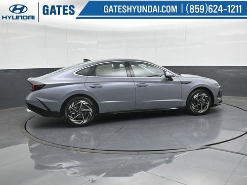 New 2026 Hyundai Sonata SEL image 3