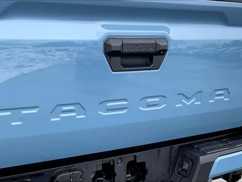 Used 2026 Toyota Tacoma TRD Off-Road image 9