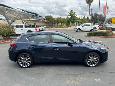 Used 2018 MAZDA MAZDA3 Touring image 7
