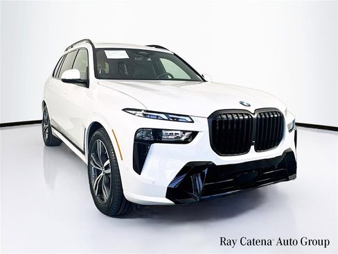 Used 2023 BMW X7 xDrive40i w/ Executive Package image 1