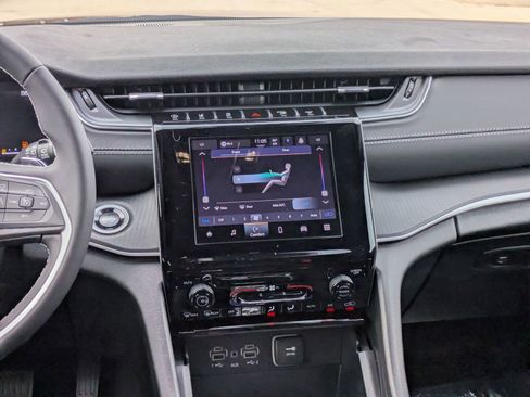 New 2025 Jeep Grand Cherokee L Laredo RWD image 16