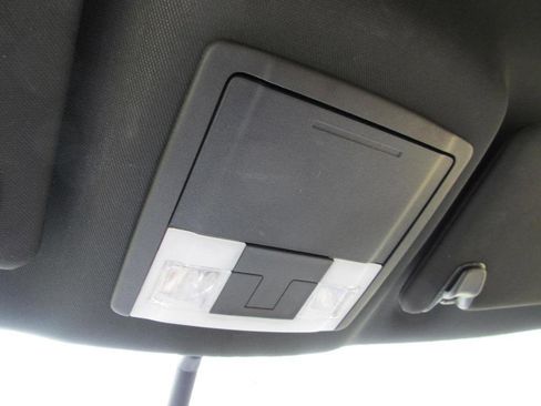 Used 2017 Ford Explorer XLT w/ Equipment Group 202A image 73