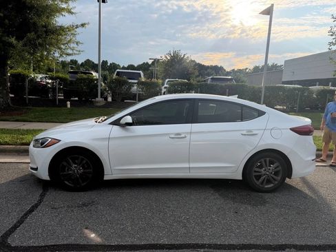 Used 2017 Hyundai Elantra SE FWD image 7