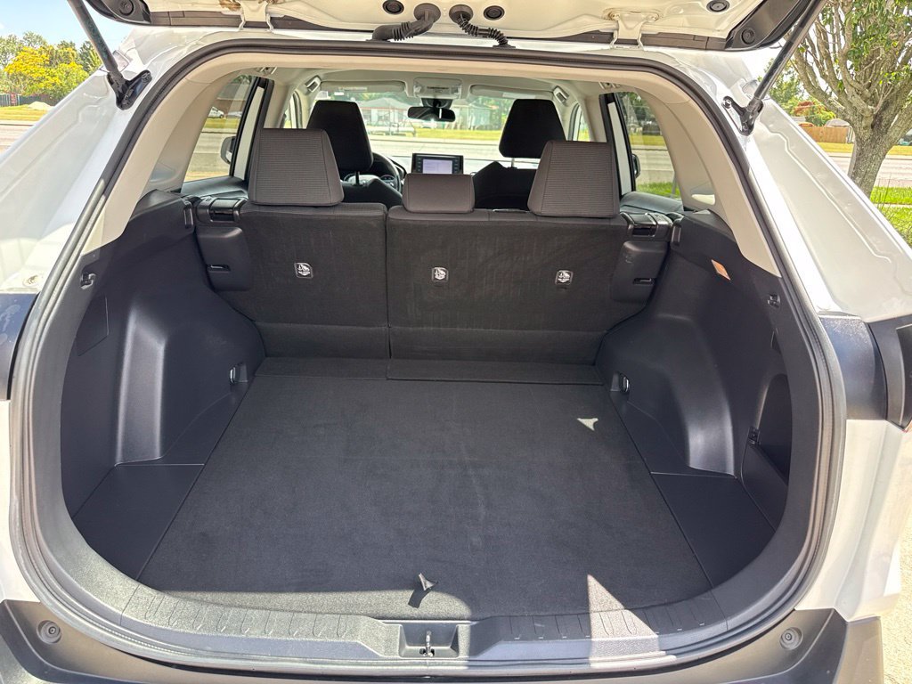 Used 2021 Toyota RAV4 LE AWD/4WD image 20