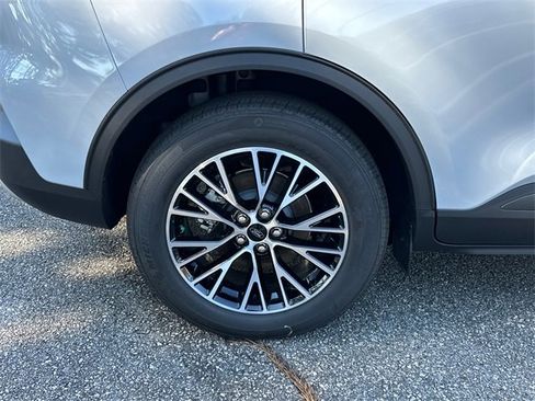 New 2025 Ford Escape Base w/ Class II Trailer Tow Package image 17