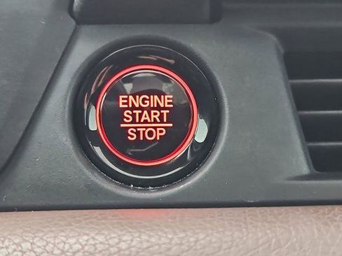 Used 2023 Honda Pilot Elite image 17