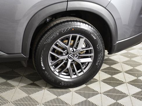 Used 2024 Nissan Rogue S image 49