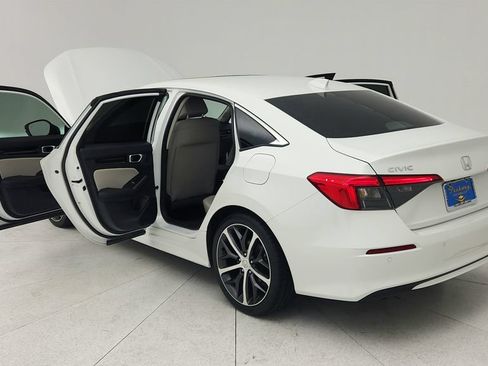 Used 2023 Honda Civic Touring image 11