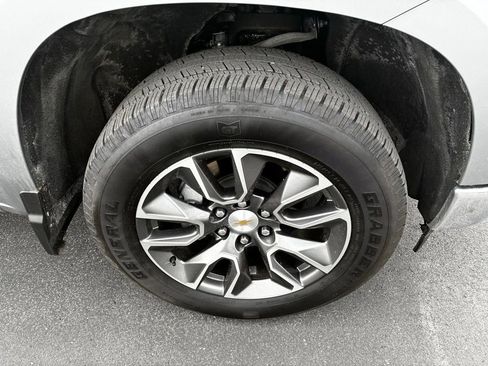 Used 2024 Chevrolet Silverado 1500 LT image 12