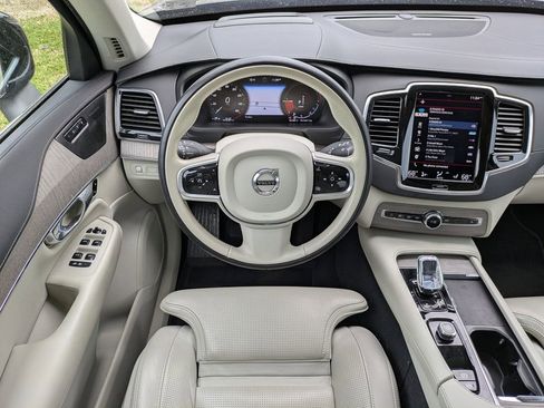 Used 2022 Volvo XC90 T8 Inscription AWD/4WD image 16