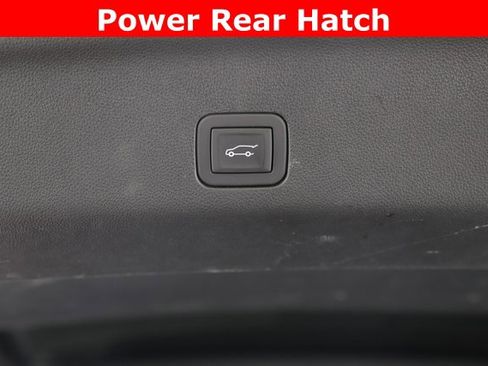 Used 2025 GMC Yukon Denali w/ Denali Reserve Package image 35