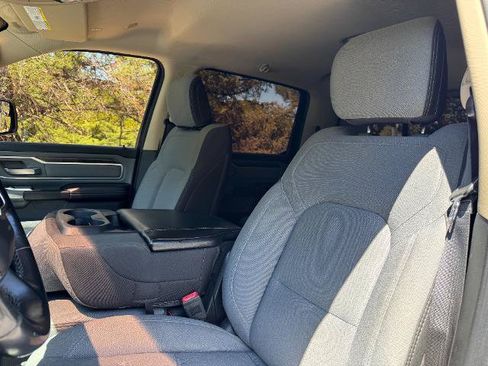 Used 2019 RAM 1500 Big Horn AWD/4WD image 11
