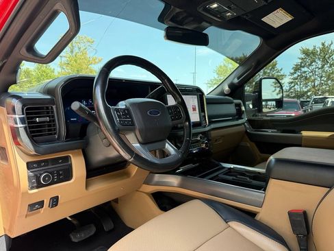 Used 2024 Ford F350 Lariat w/ Lariat Ultimate Package AWD/4WD image 9