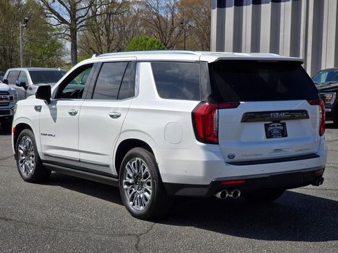 Used 2024 GMC Yukon Denali Ultimate AWD/4WD image 2