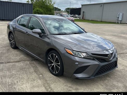 Used 2018 Toyota Camry SE w/ Convenience Package image 7