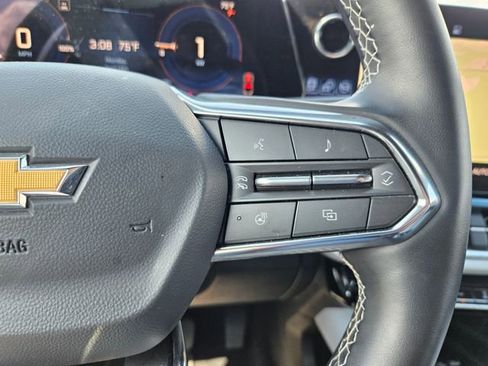 Used 2025 Chevrolet Equinox EV LT image 15