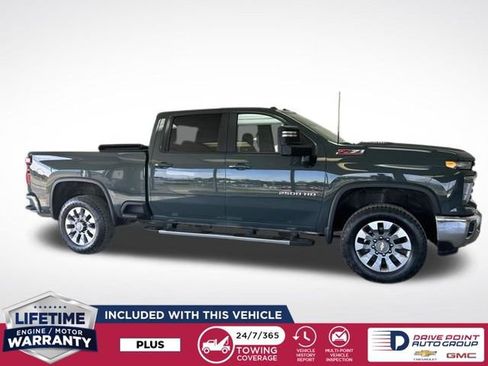 Used 2025 Chevrolet Silverado 2500 LT AWD/4WD image 2