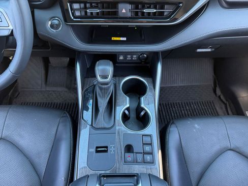 Used 2023 Toyota Highlander Limited w/ Protection Package #3 (TMS) image 12