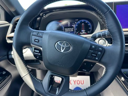 Used 2025 Toyota Crown Signia AWD/4WD image 20