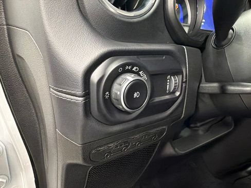 Used 2024 Jeep Wrangler Unlimited Sahara w/ Technology Group AWD/4WD image 17