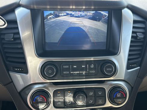 Used 2018 Chevrolet Suburban LT image 31