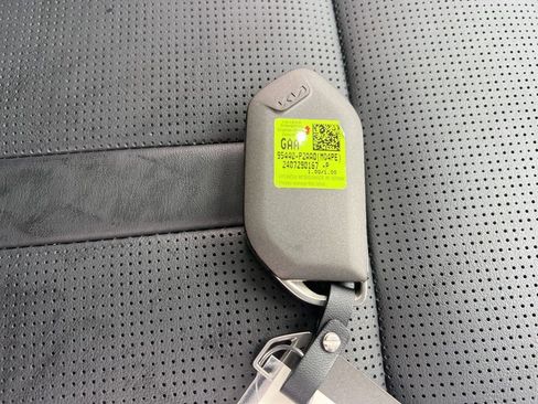 Certified 2025 Kia Sorento X-Line EX image 27