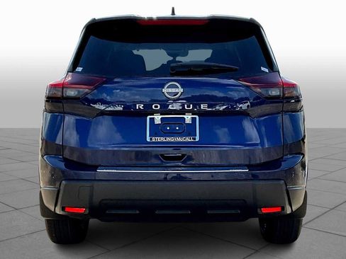 Used 2025 Nissan Rogue SV FWD image 4