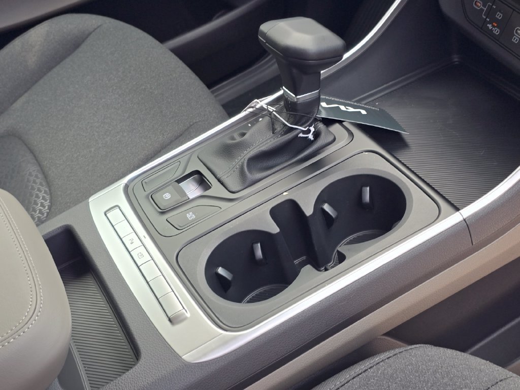 New 2027 Kia Carnival LX FWD image 20