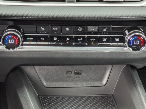 New 2026 Chevrolet Equinox LT w/ Convenience Package II image 28