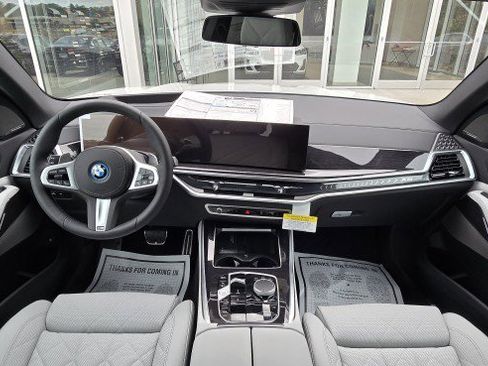 New 2026 BMW X5 xDrive50e w/ M Sport Package AWD/4WD image 18