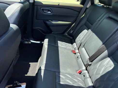Used 2023 Nissan Rogue Platinum w/ Platinum Premium Package FWD image 33