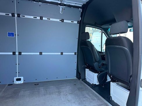 Used 2023 Mercedes-Benz Sprinter 2500 image 13