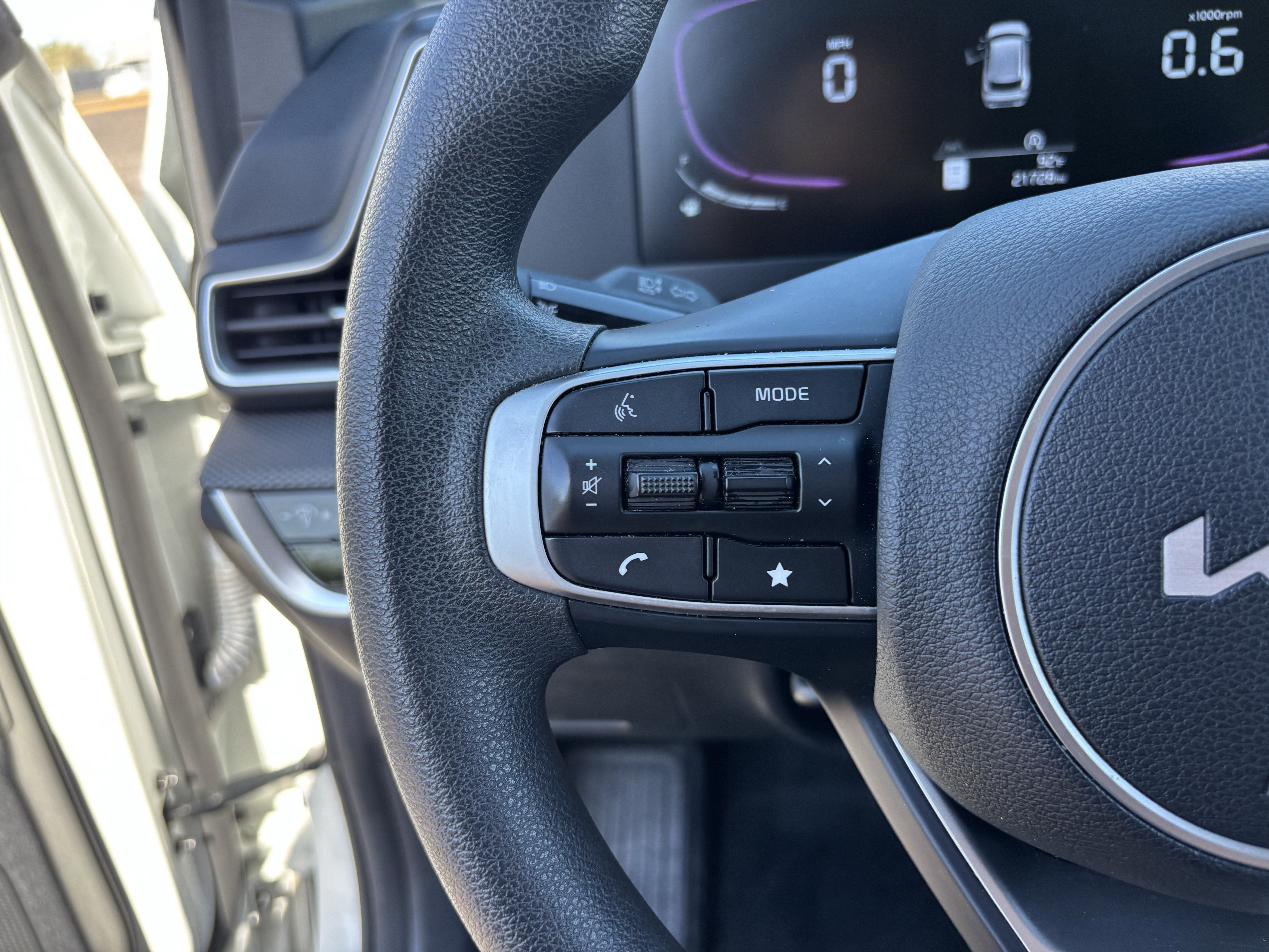 Certified 2025 Kia Sportage LX FWD image 25