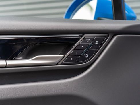 New 2026 Porsche Macan Electric RWD image 30