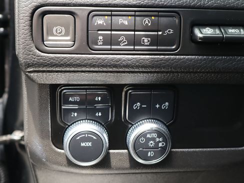 Used 2022 GMC Yukon Denali AWD/4WD image 20