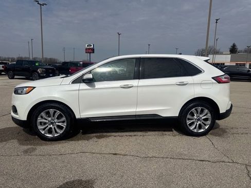 Used 2022 Ford Edge Titanium w/ Class II Trailer Tow Package image 8