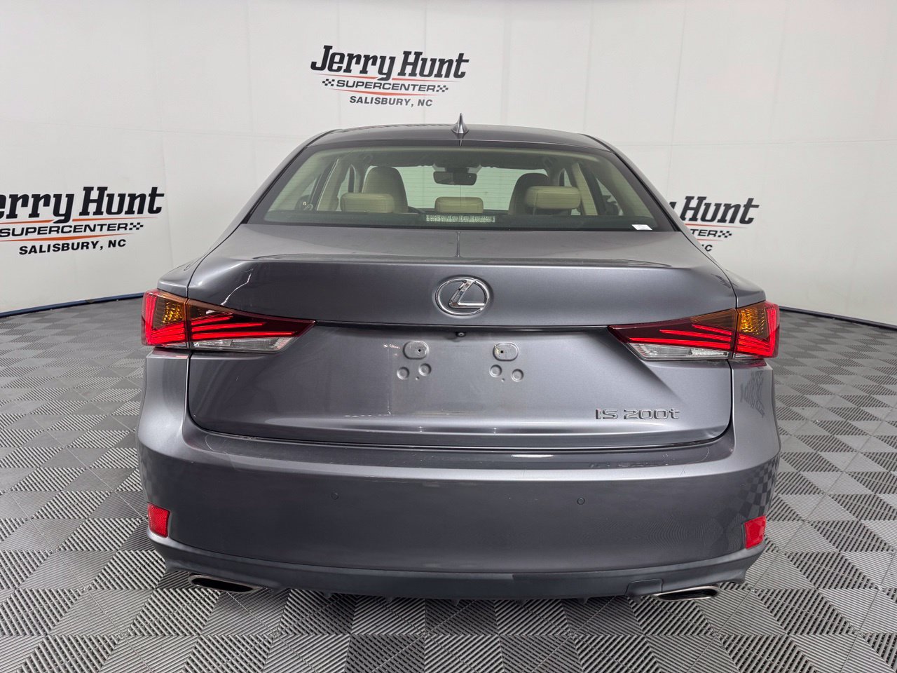 Used 2017 Lexus IS 200t w/ Premium Package RWD image 8