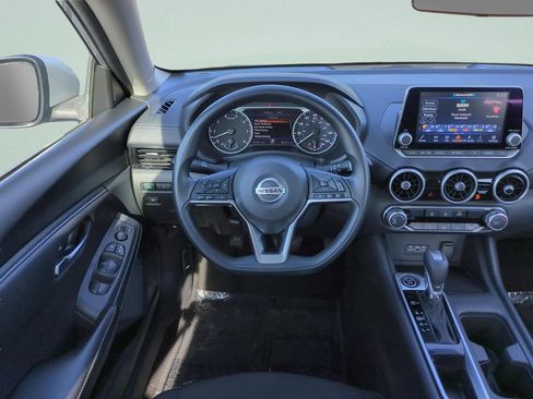 Used 2023 Nissan Sentra SV FWD image 11
