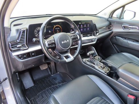 Used 2023 Kia Sportage SX image 4