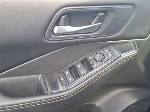Used 2024 Nissan Rogue SV FWD image 17