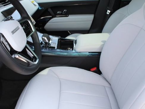 New 2025 Land Rover Range Rover Sport SE image 19