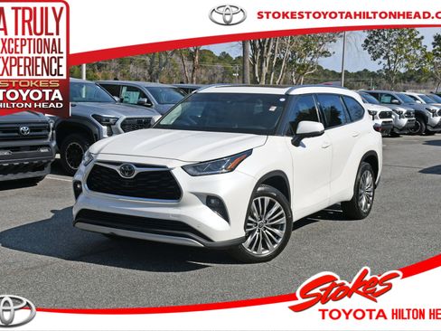 Certified 2021 Toyota Highlander Platinum image 1