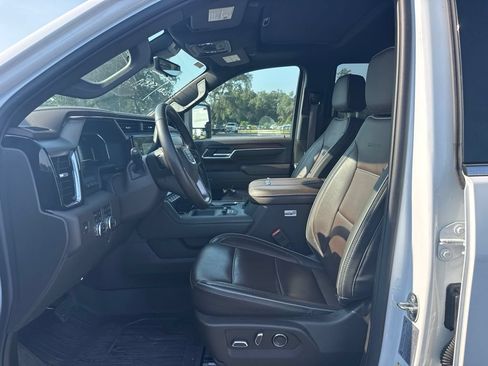 Used 2024 GMC Sierra 2500 Denali w/ Denali Reserve Package AWD/4WD image 9