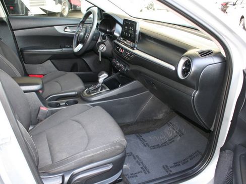 Used 2021 Kia Forte LXS FWD image 12