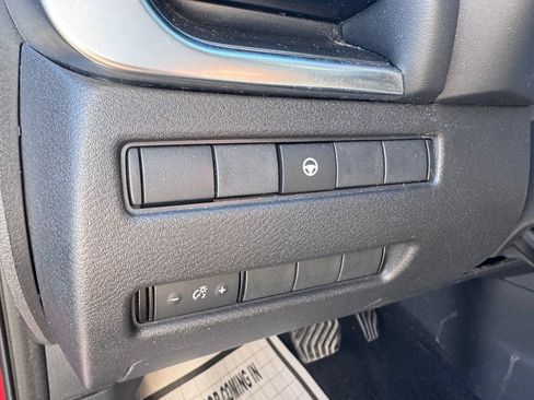 Used 2021 Nissan Rogue SV AWD/4WD image 14