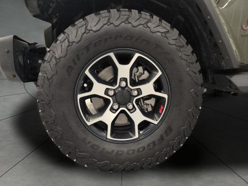 Used 2022 Jeep Wrangler Unlimited Rubicon w/ Steel Bumper Group AWD/4WD image 3