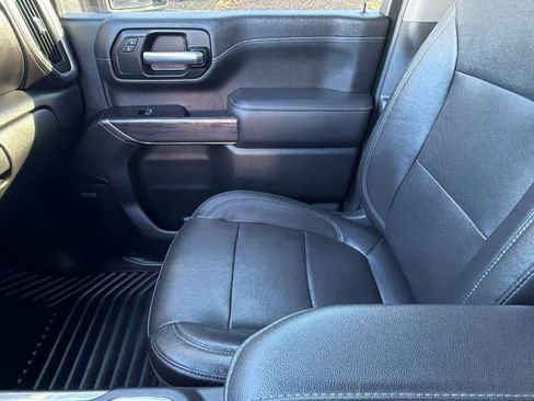 Used 2020 Chevrolet Silverado 2500 LTZ w/ LTZ Premium Package image 12