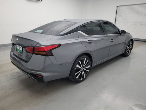 Used 2021 Nissan Altima 2.5 SR FWD image 10